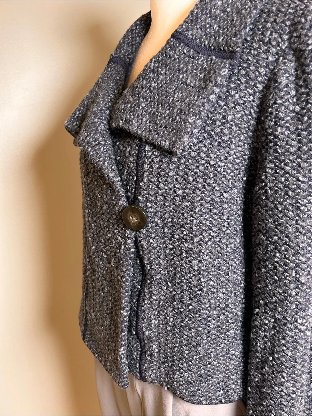 St. John Collection P Bouclé Cropped Knit Jacket Made USA